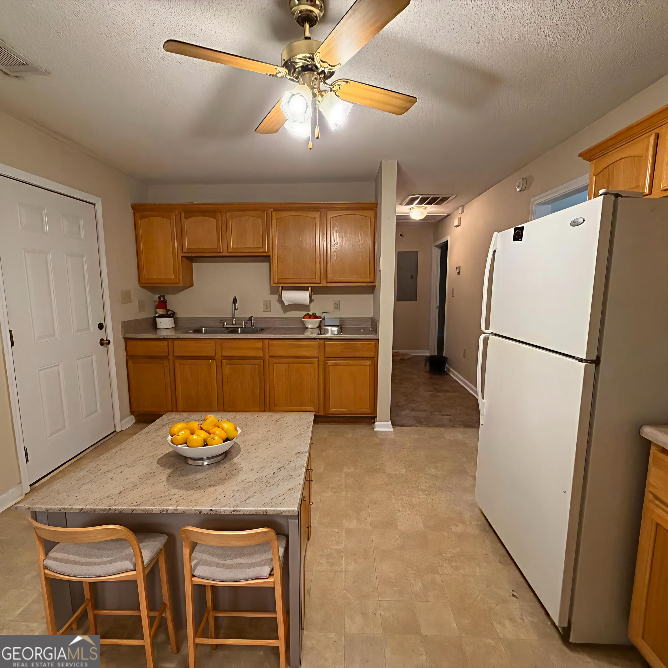 1207 Edna Place Property Photo 6
