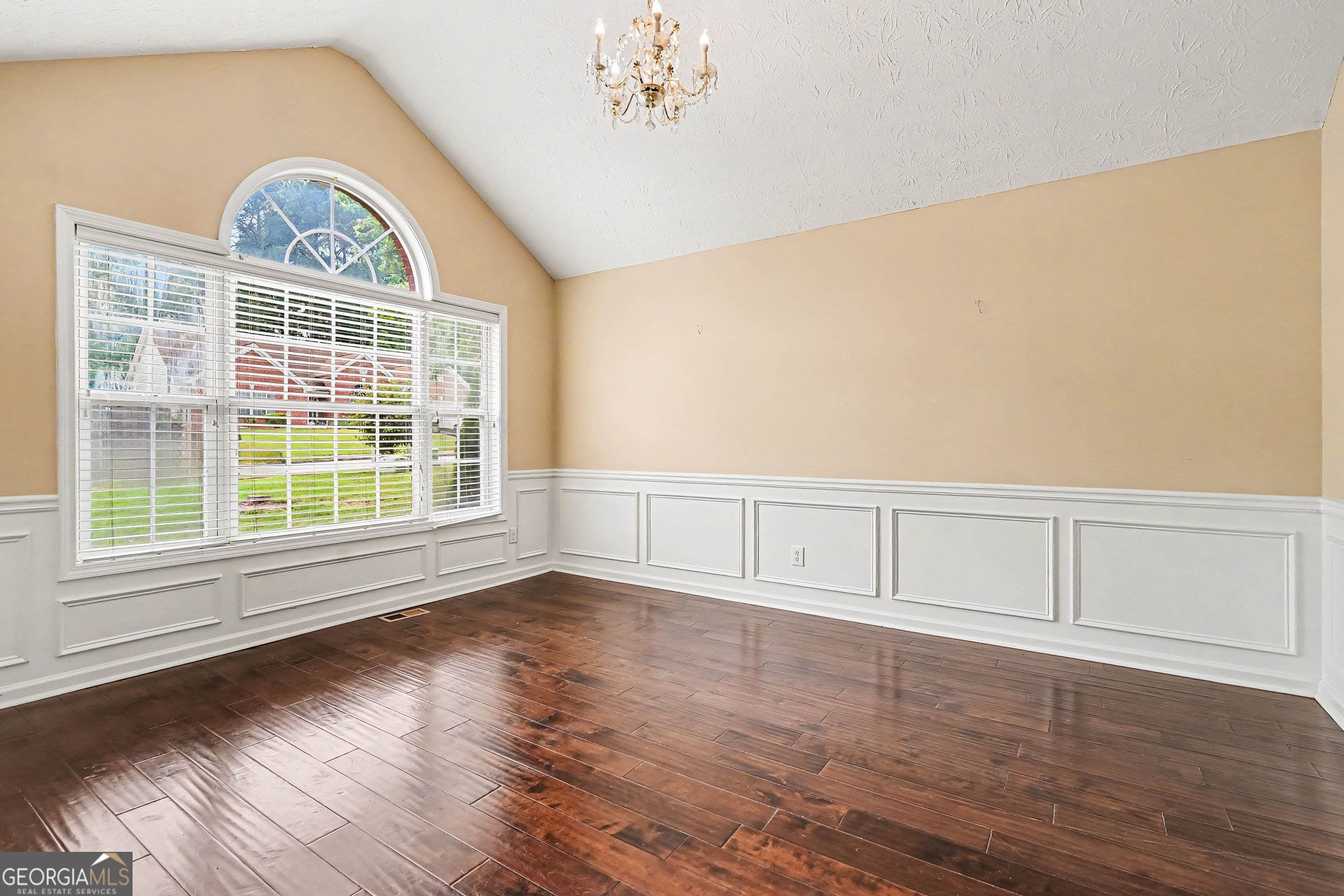 2075 Heatherton Road Property Photo 6