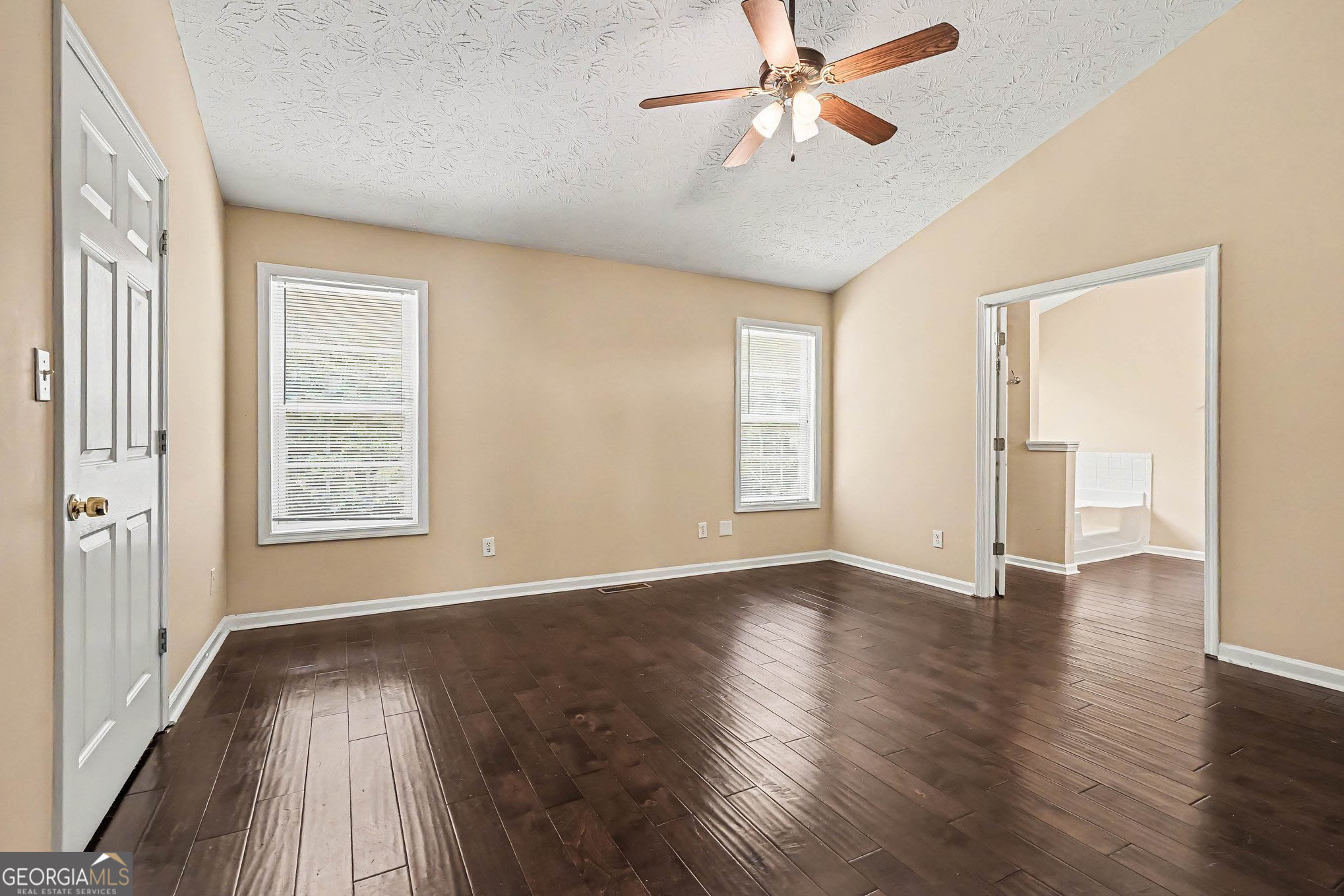 2075 Heatherton Road Property Photo 12
