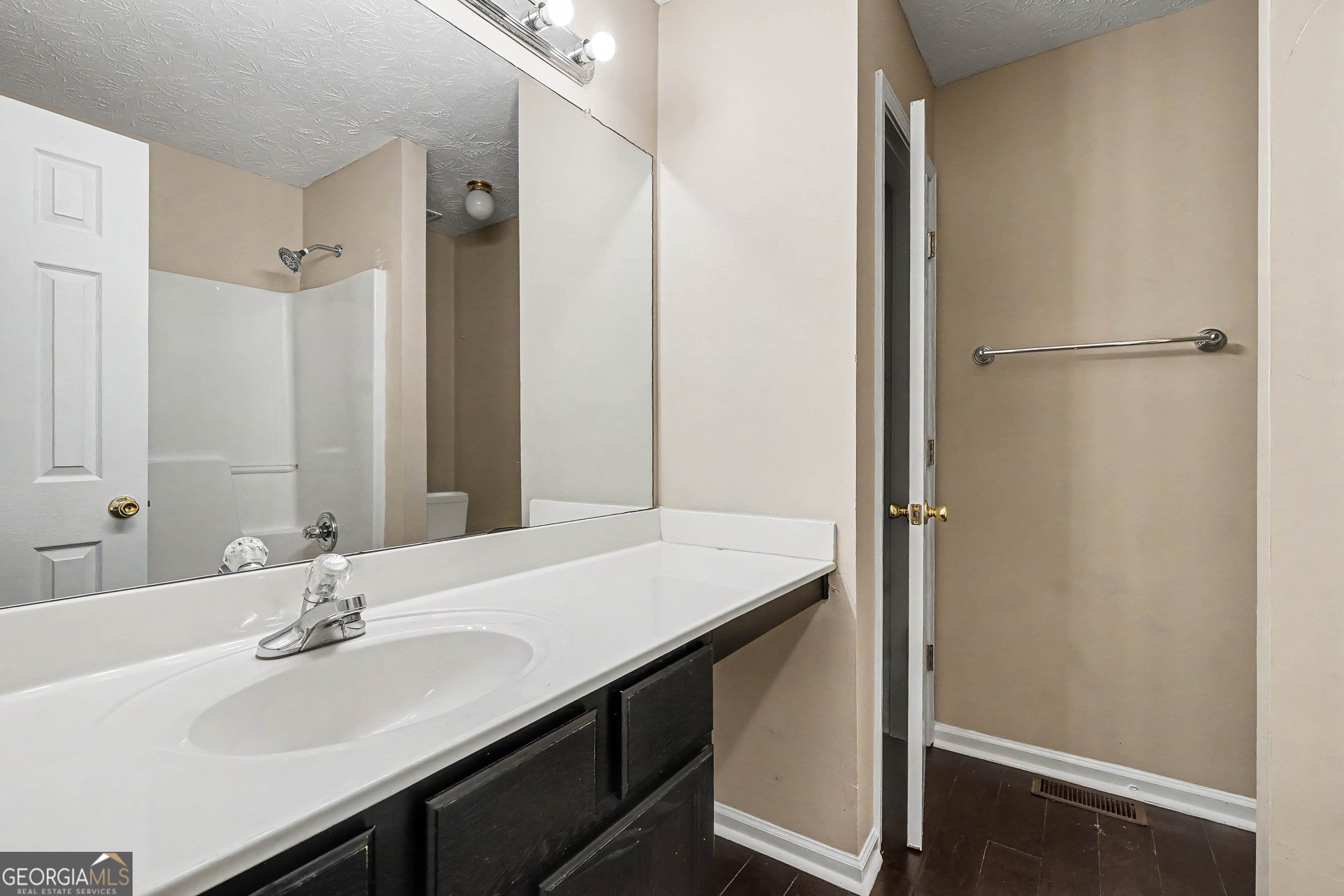 2075 Heatherton Road Property Photo 15