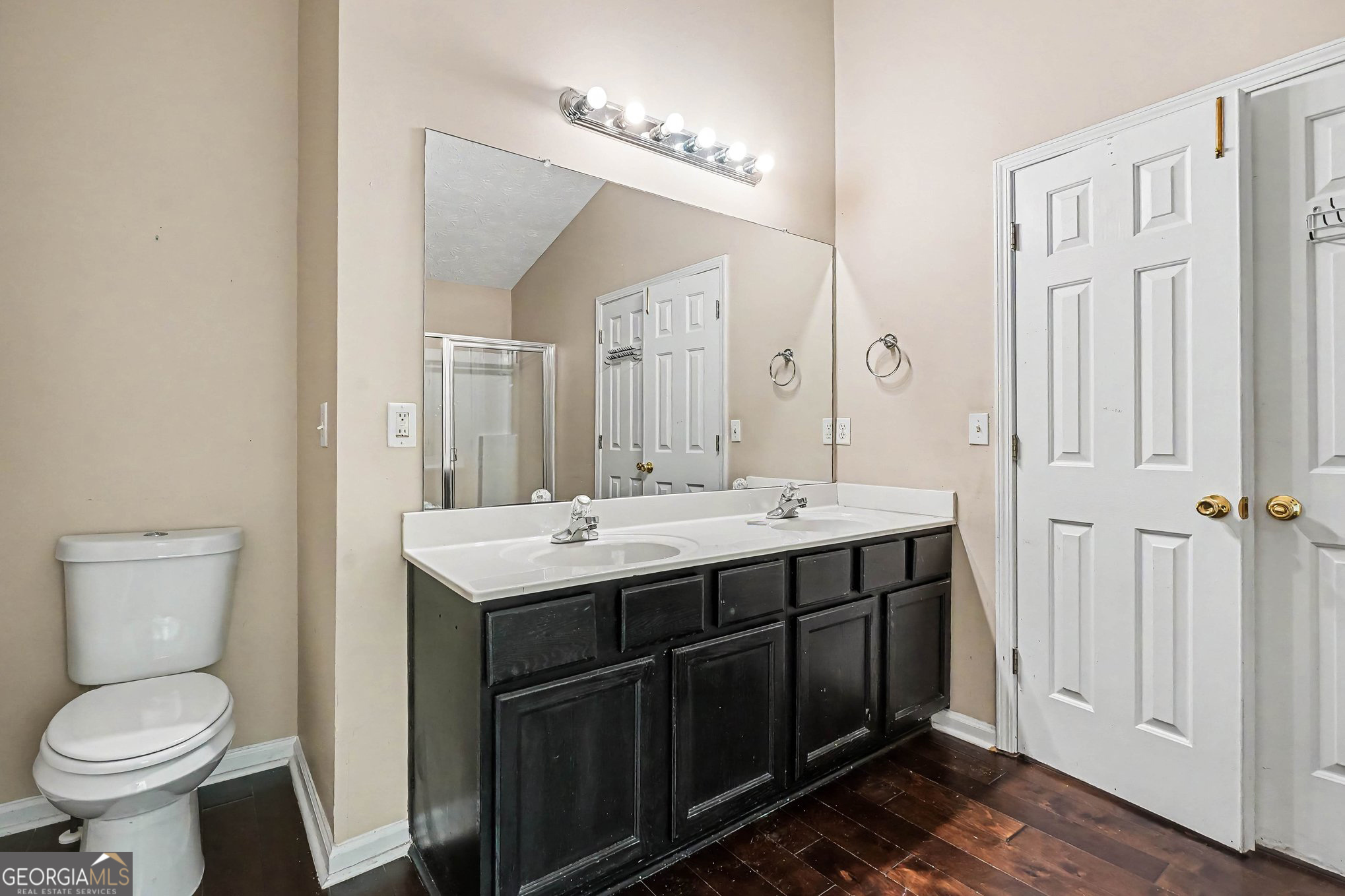 2075 Heatherton Road Property Photo 17
