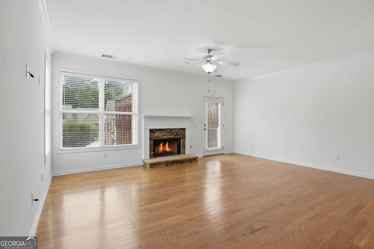1013 Firethorne Pass Property Photo 4