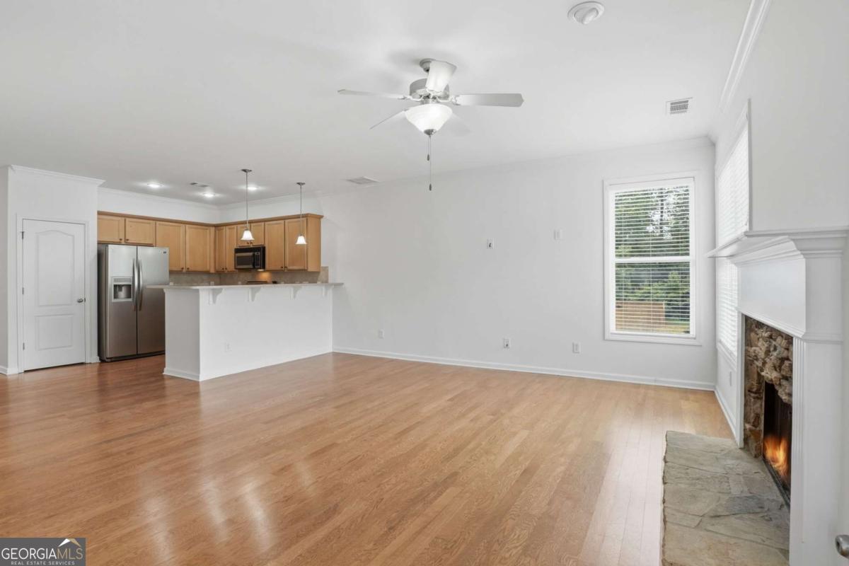 1013 Firethorne Pass Property Photo 6