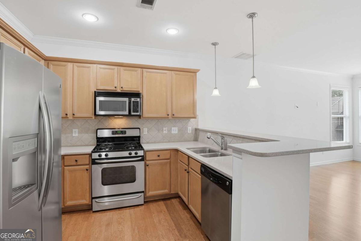 1013 Firethorne Pass Property Photo 8