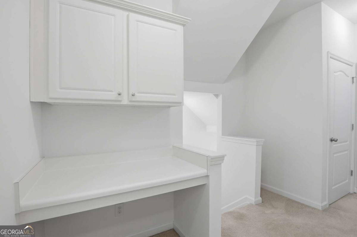 1013 Firethorne Pass Property Photo 15