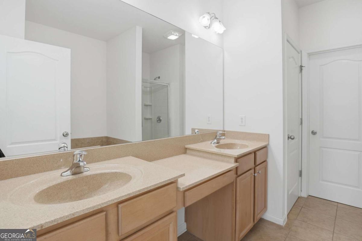1013 Firethorne Pass Property Photo 19