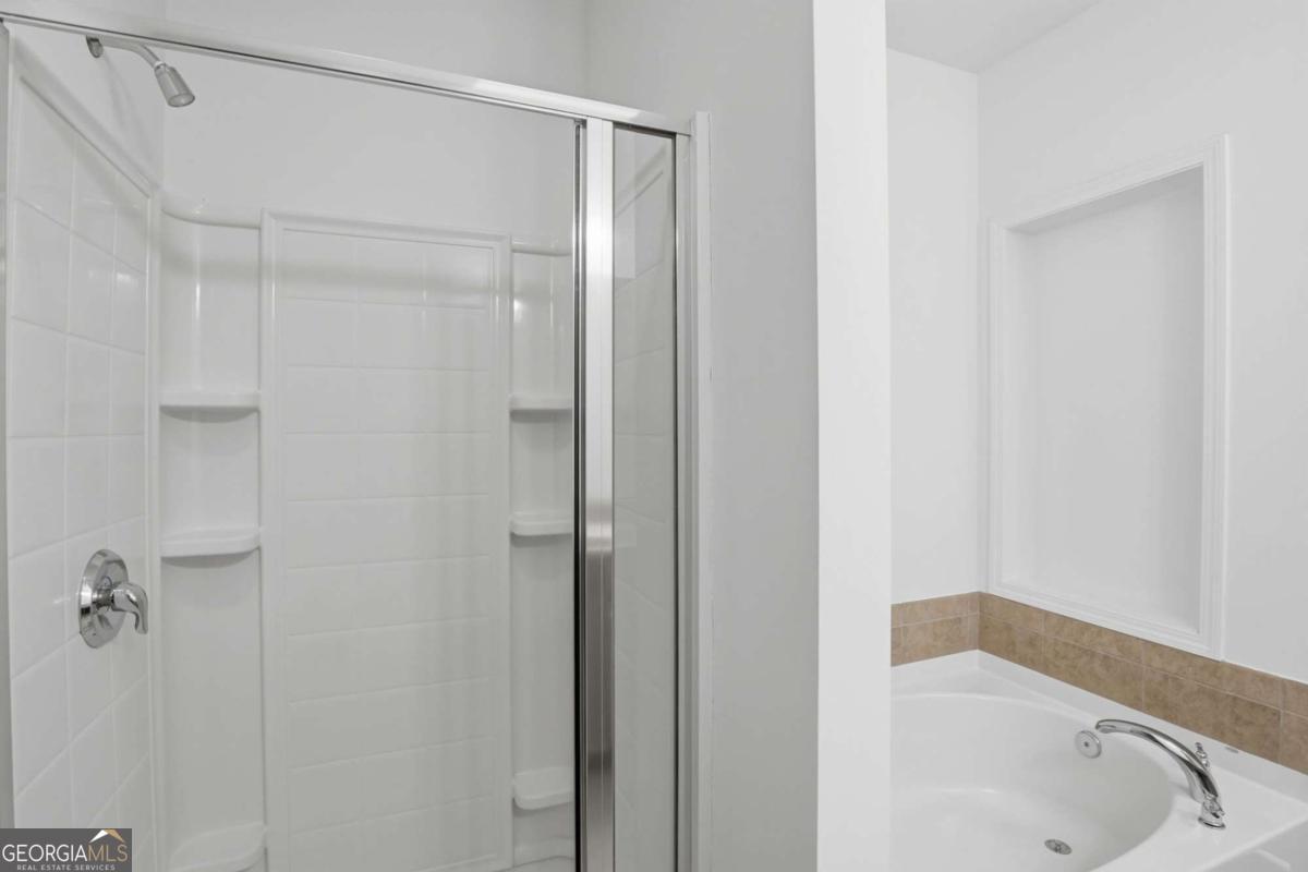 1013 Firethorne Pass Property Photo 20