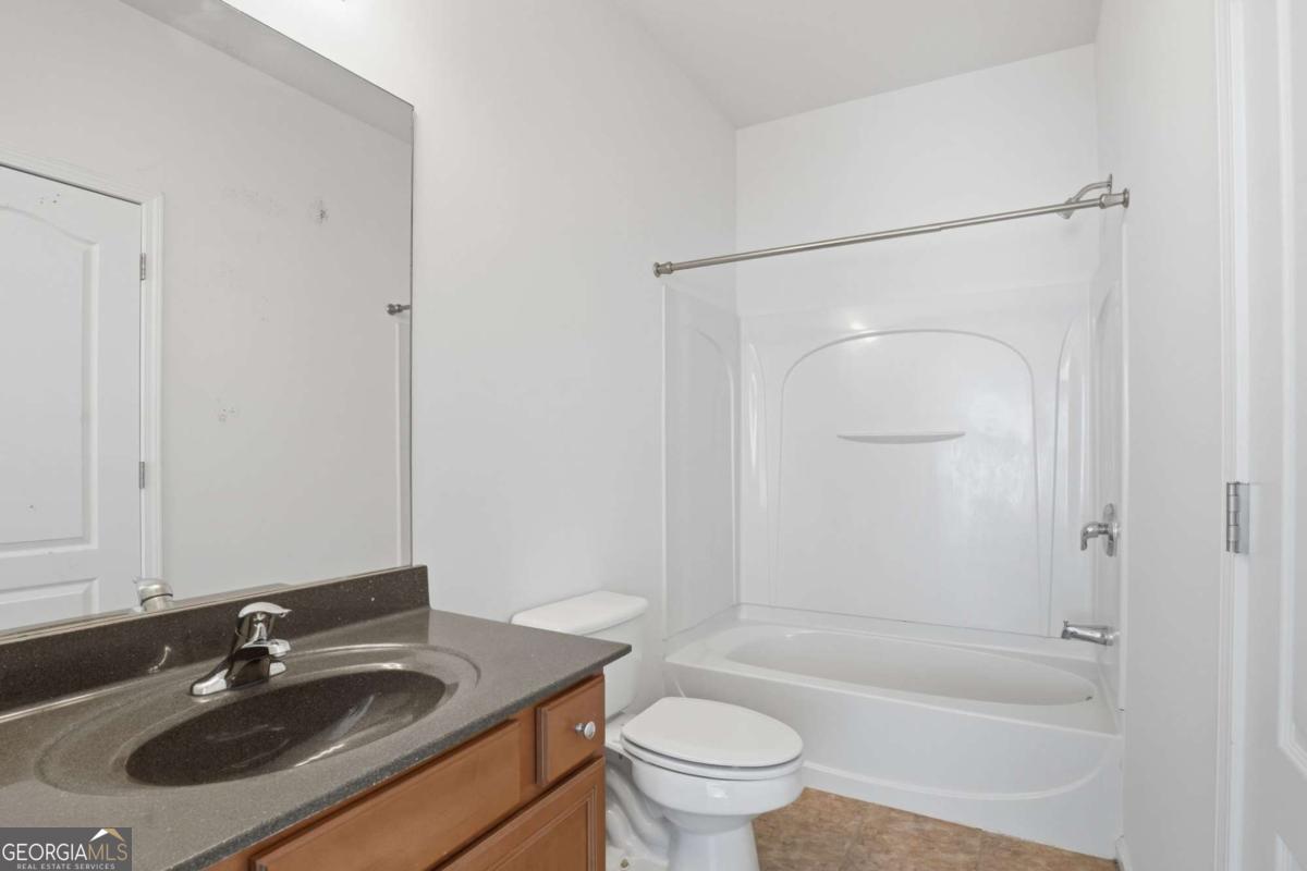1013 Firethorne Pass Property Photo 24