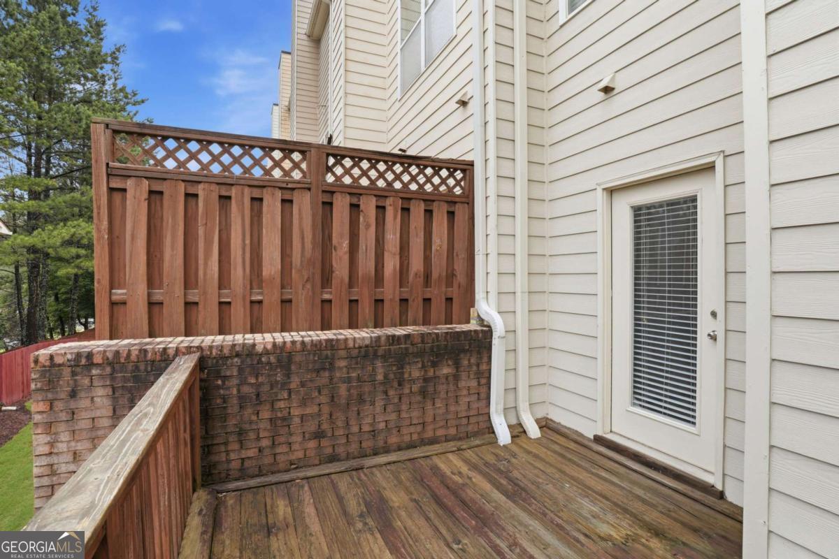 1013 Firethorne Pass Property Photo 32
