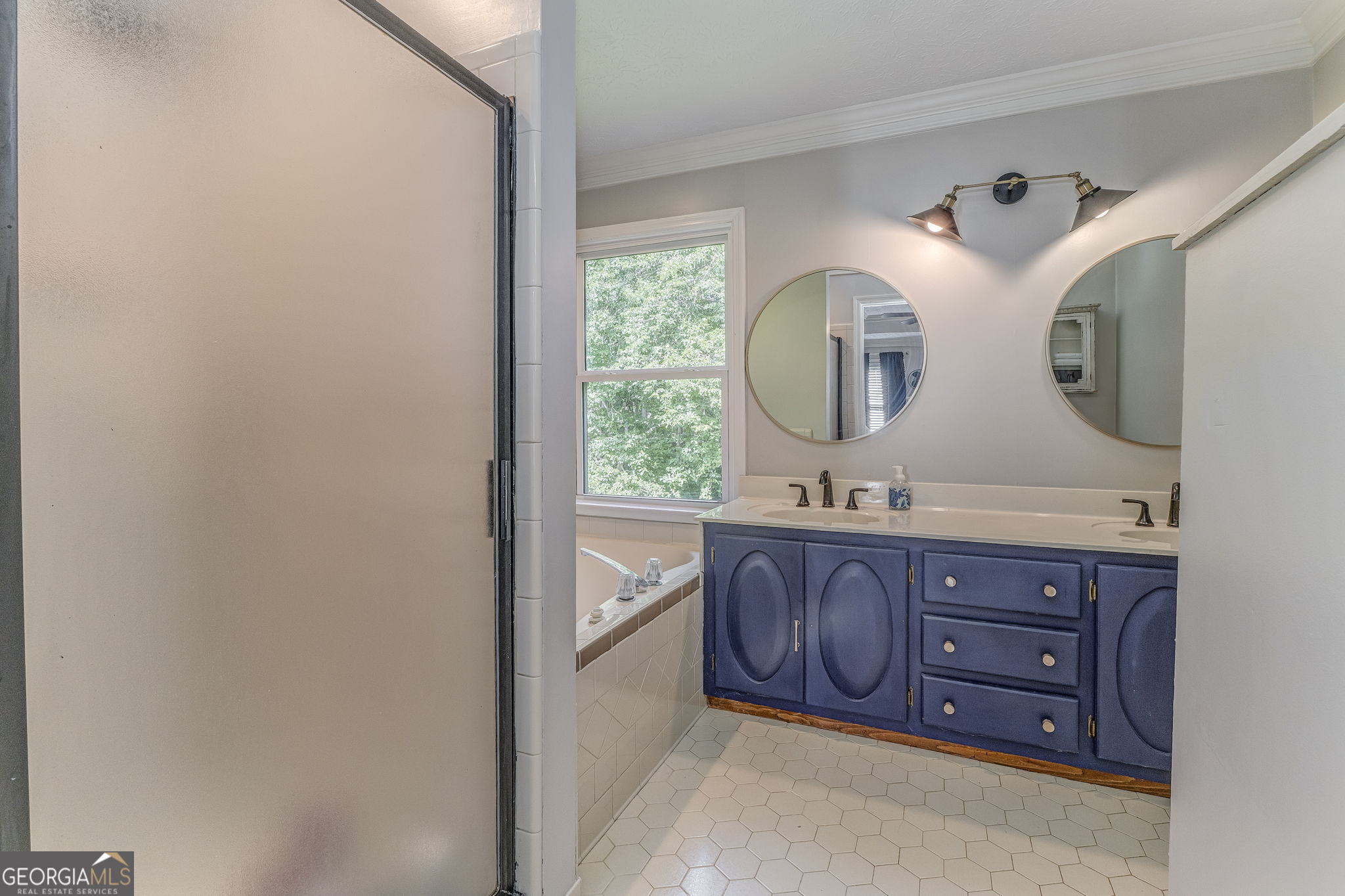 323 Schoolhouse Road Property Photo 22