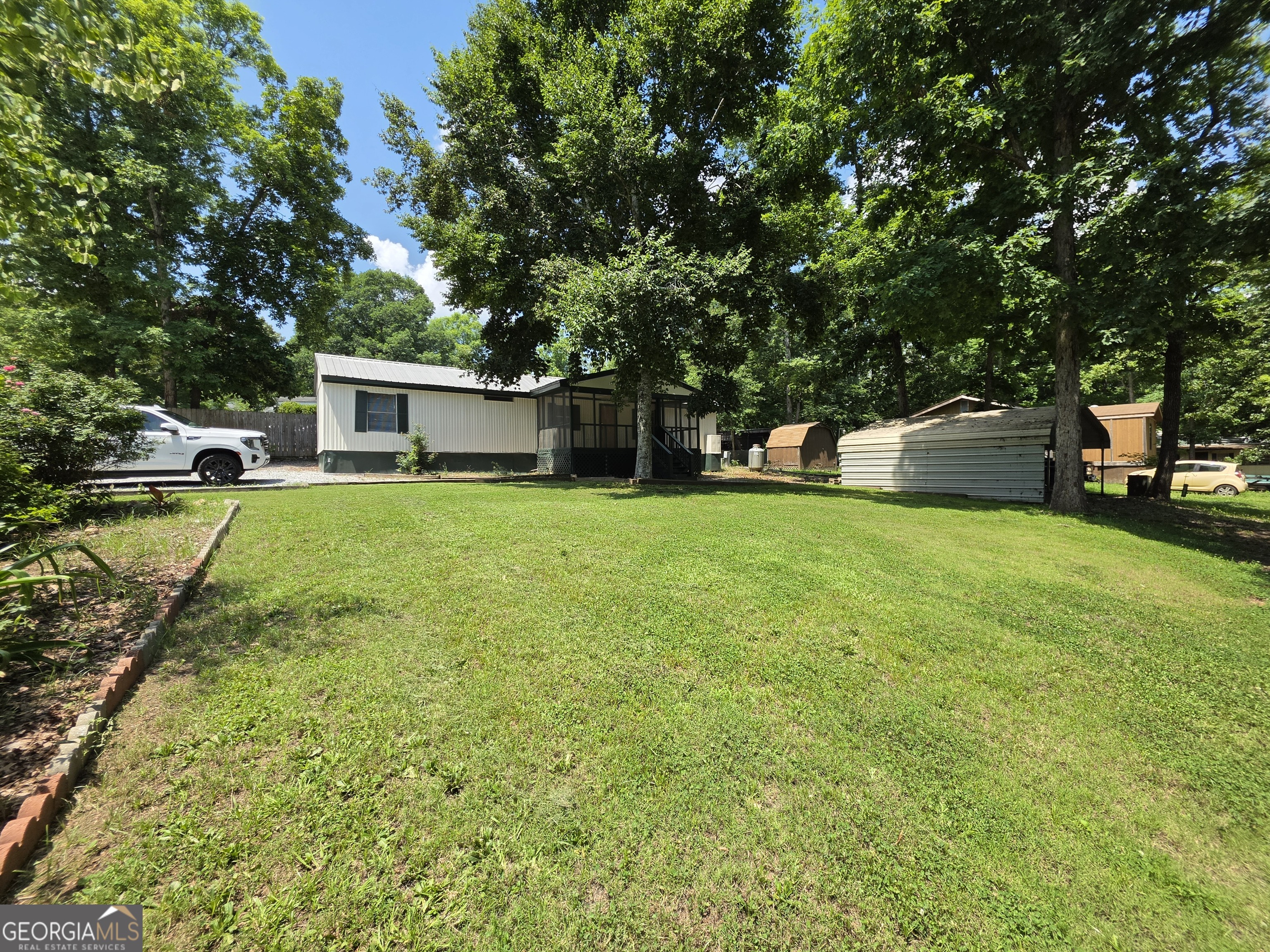 109 Oconee Circle Property Photo 2