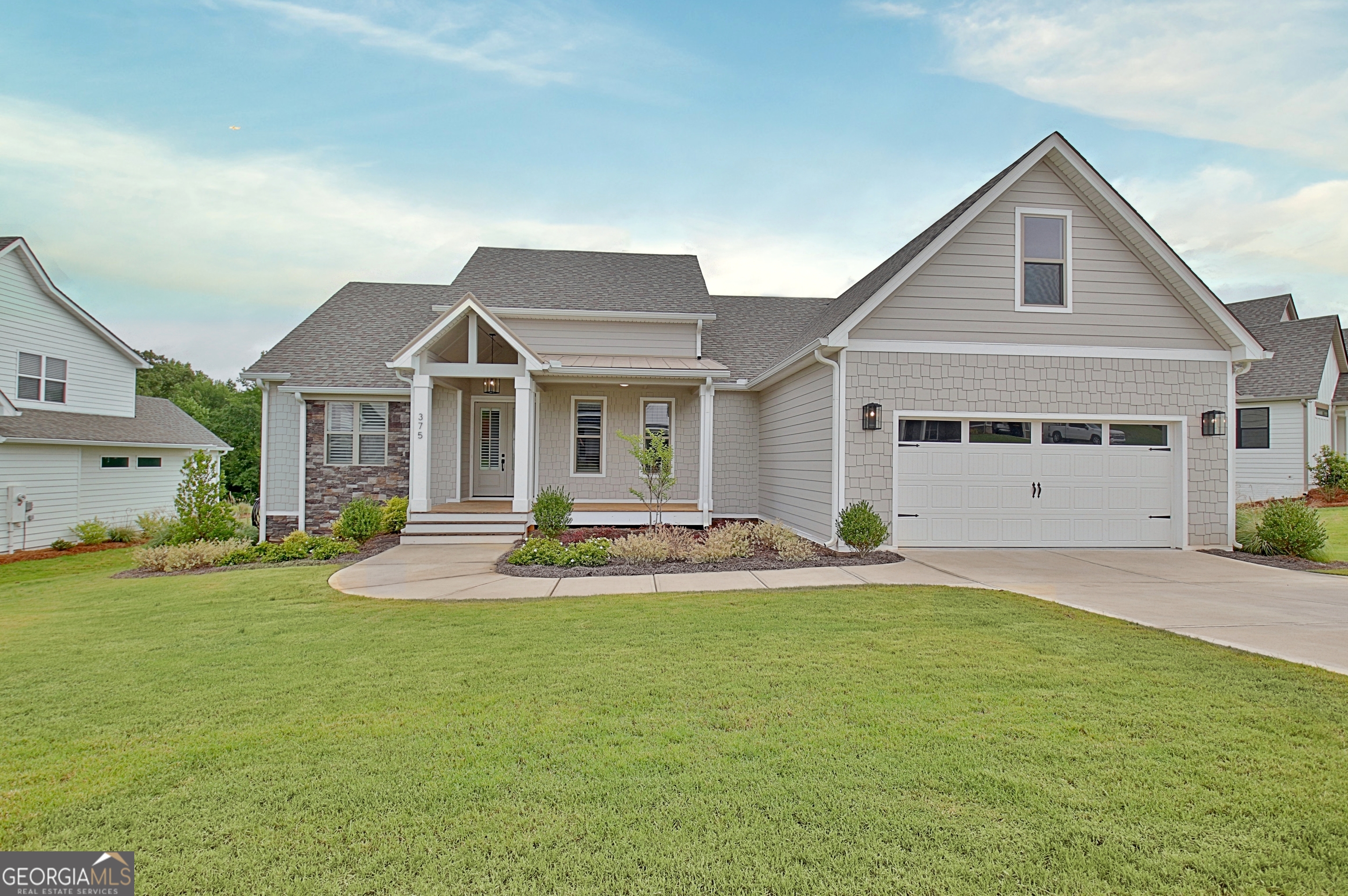 375 Werner Way Property Photo 4