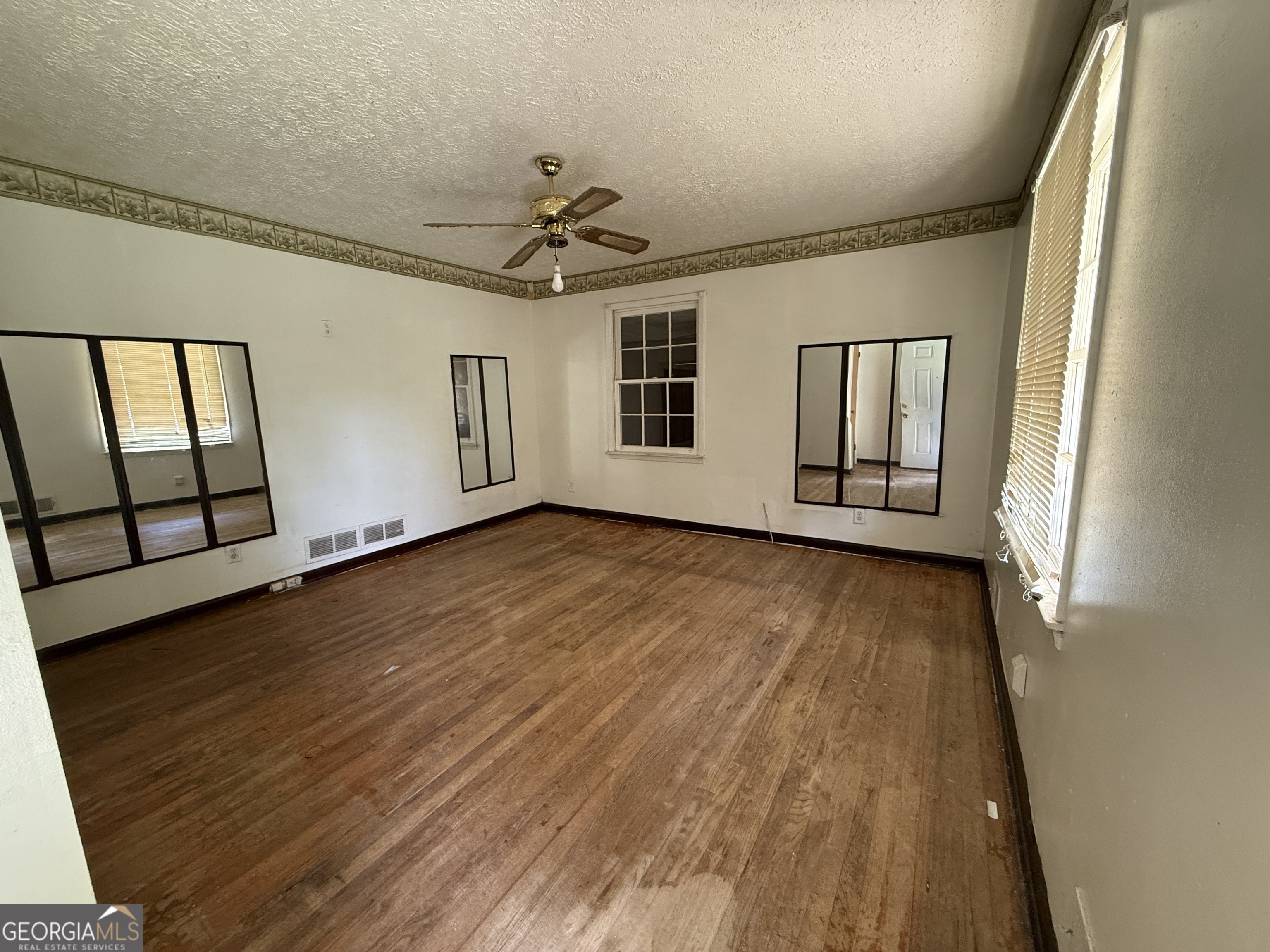 6597 King William Drive Property Photo 2