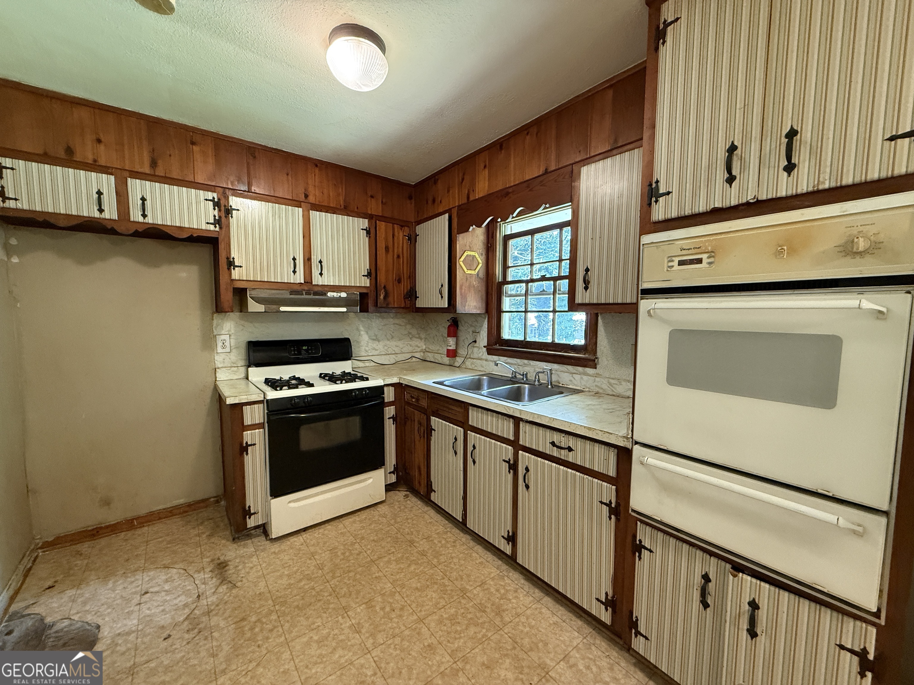 6597 King William Drive Property Photo 6