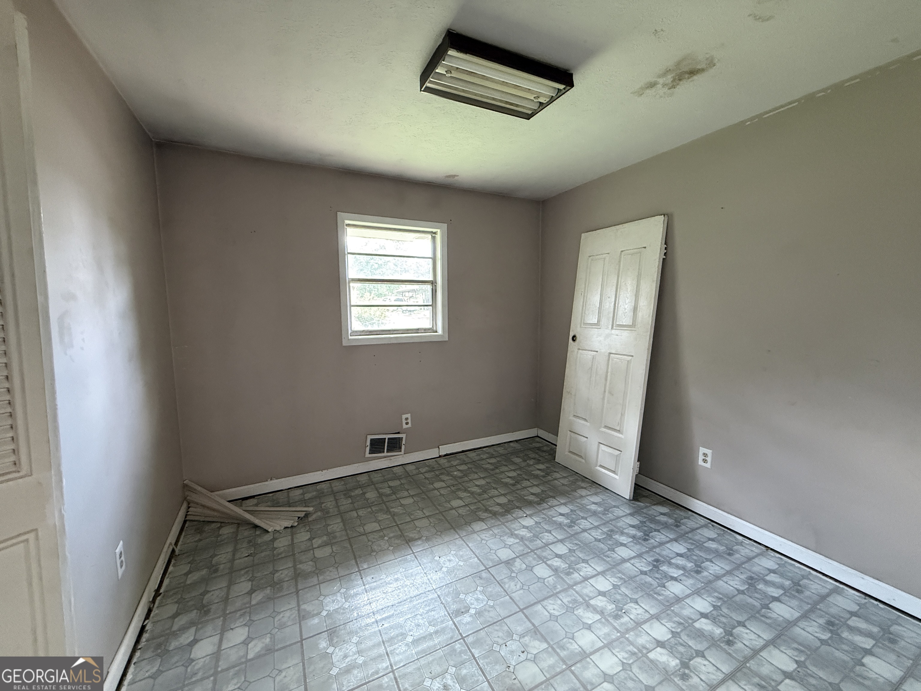 333 Windemere Way Property Photo 13