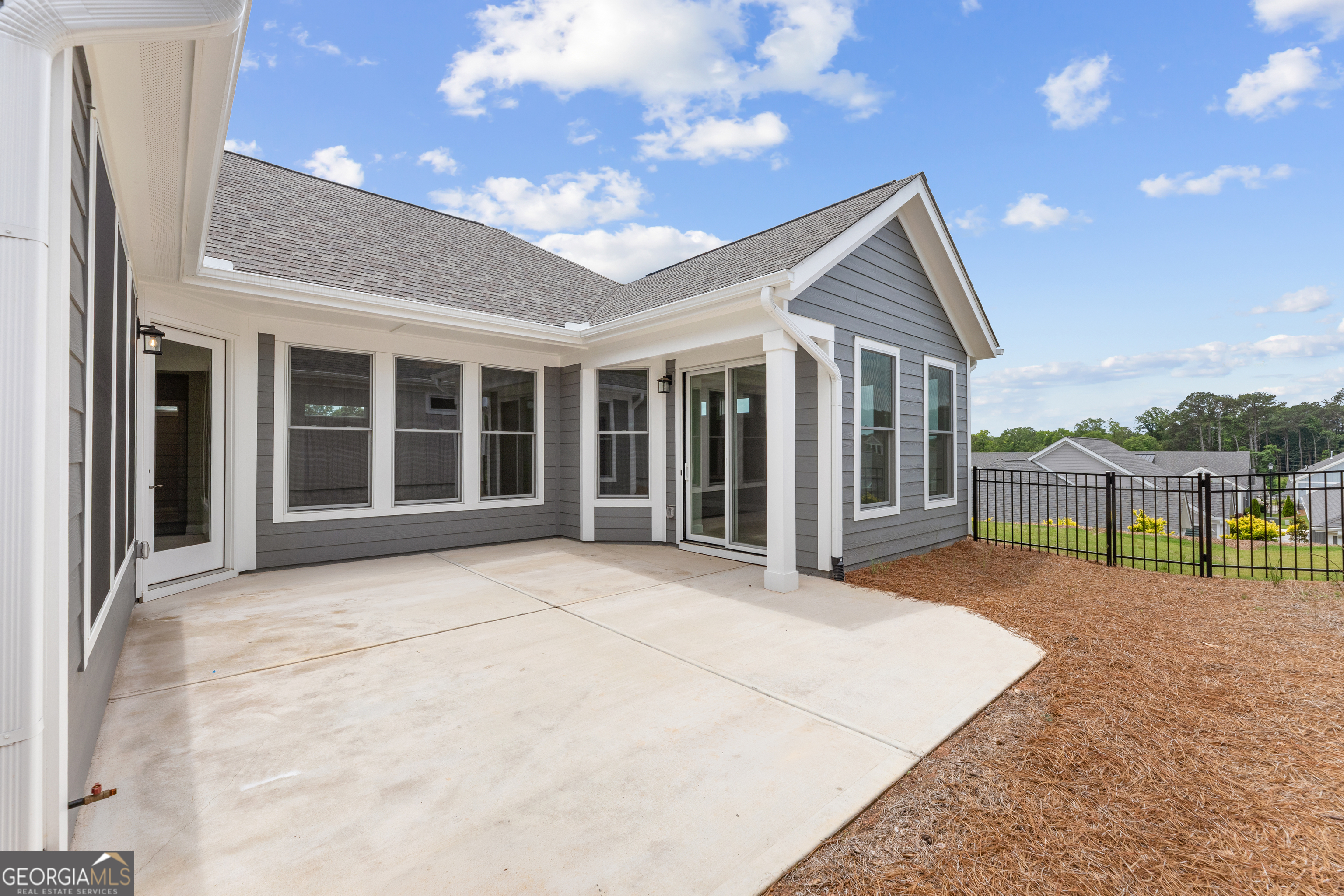 3347 Fishpond Circle Property Photo 3