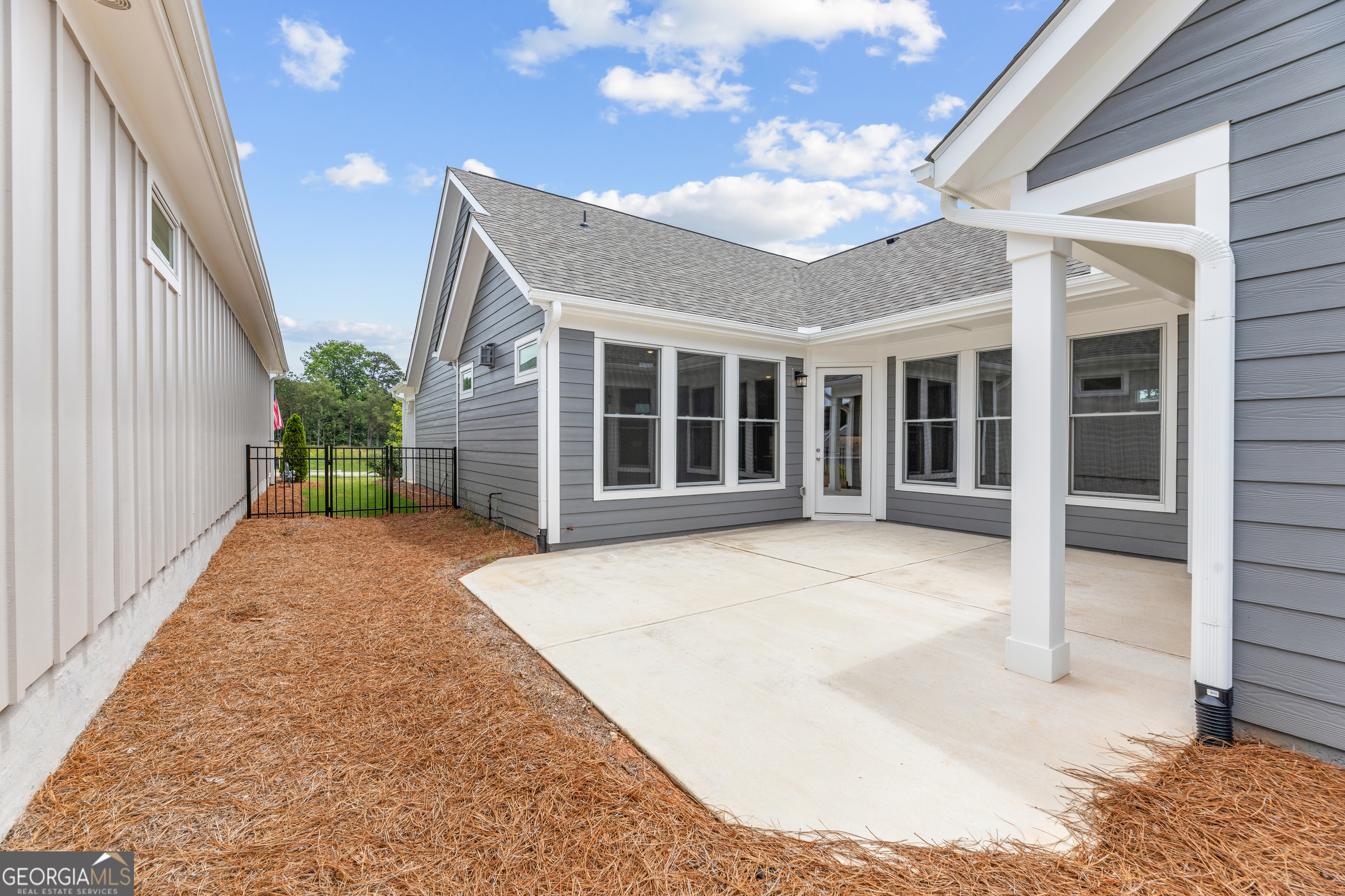 3347 Fishpond Circle Property Photo 4