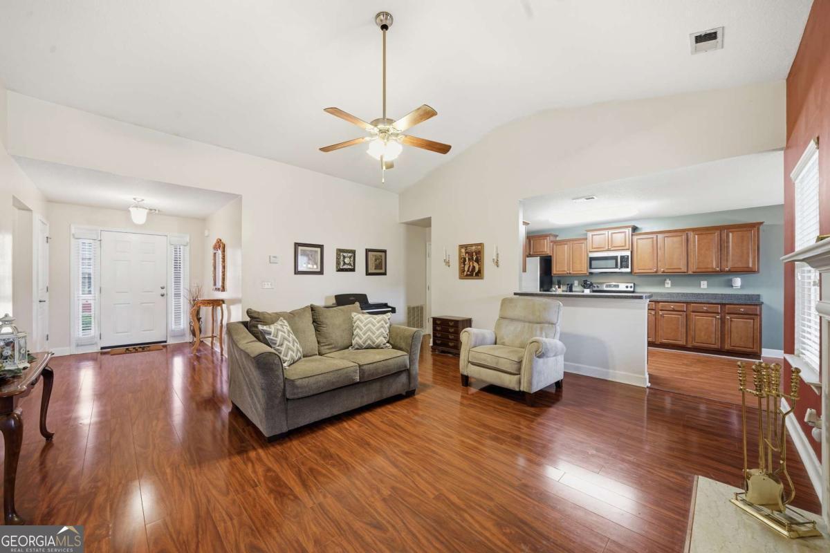 4901 Summersun Drive Property Photo 4