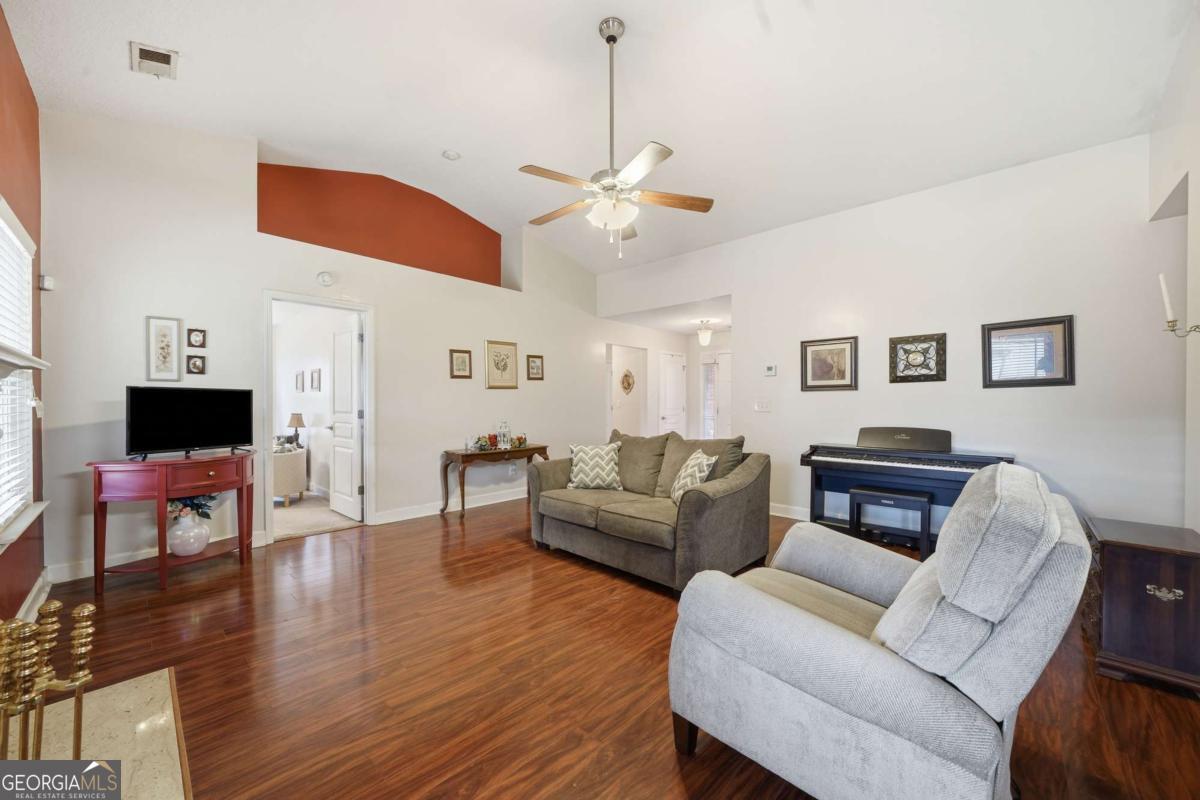 4901 Summersun Drive Property Photo 5