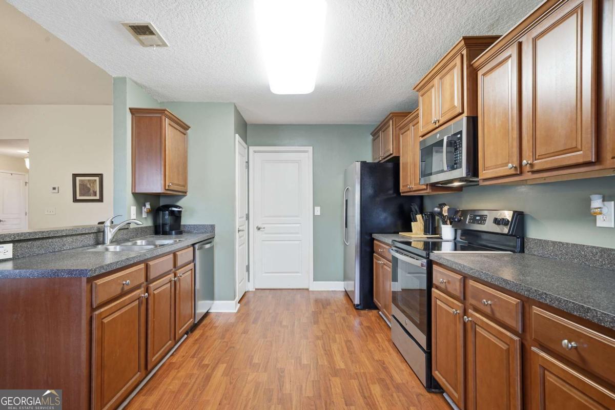 4901 Summersun Drive Property Photo 10