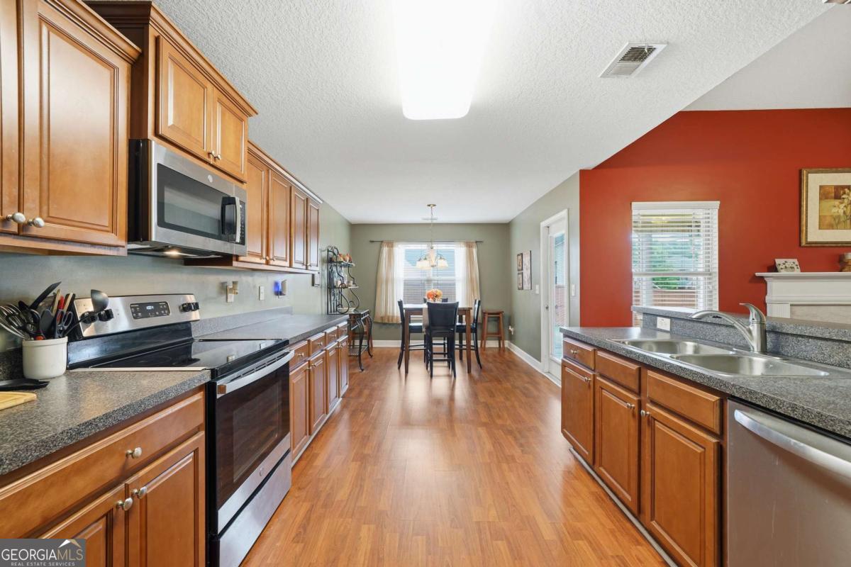4901 Summersun Drive Property Photo 12