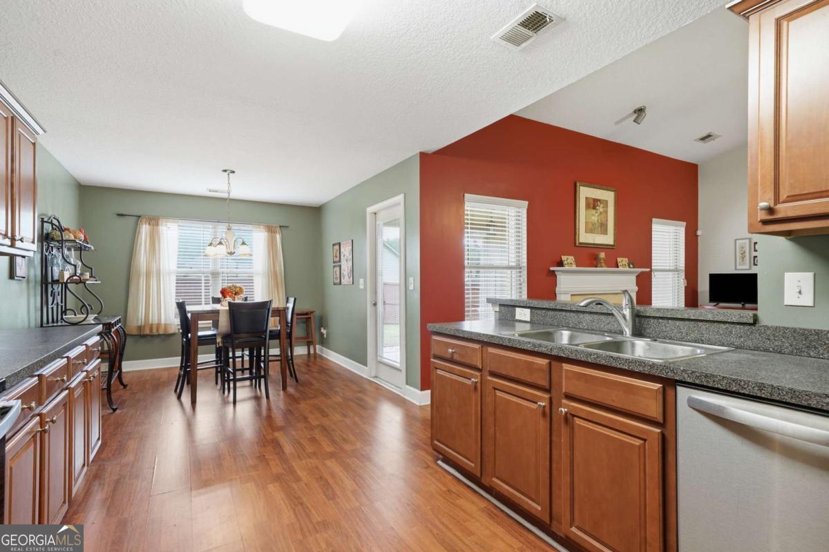4901 Summersun Drive Property Photo 14