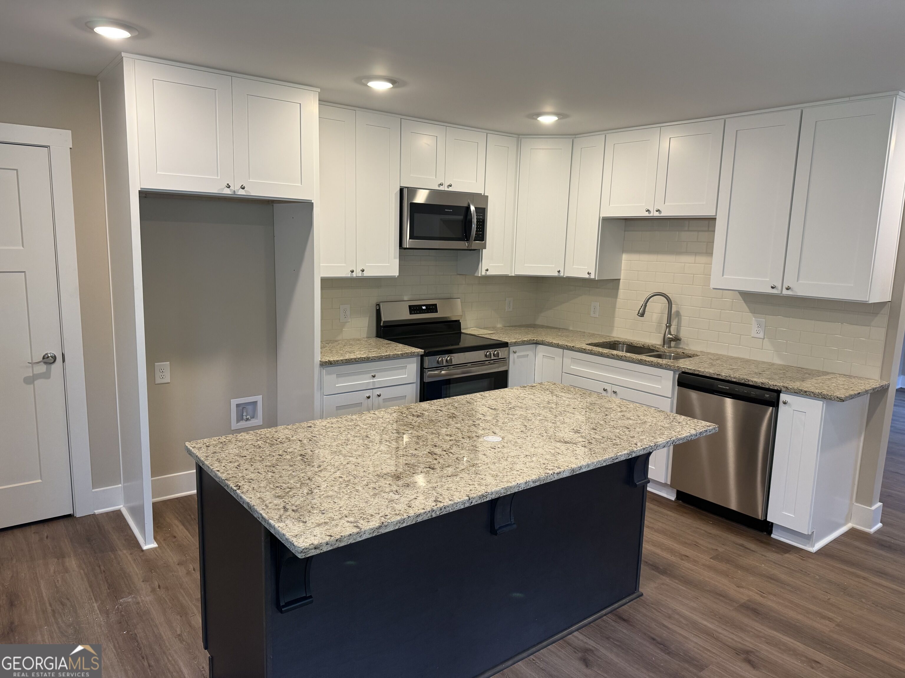 1108 7th Street Property Photo 2