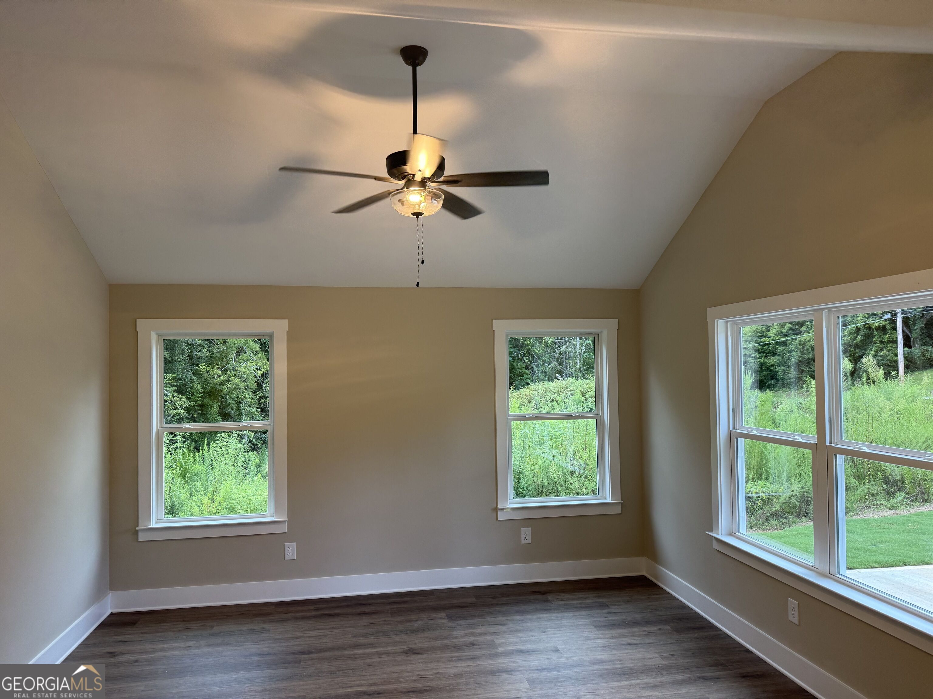 1108 7th Street Property Photo 4