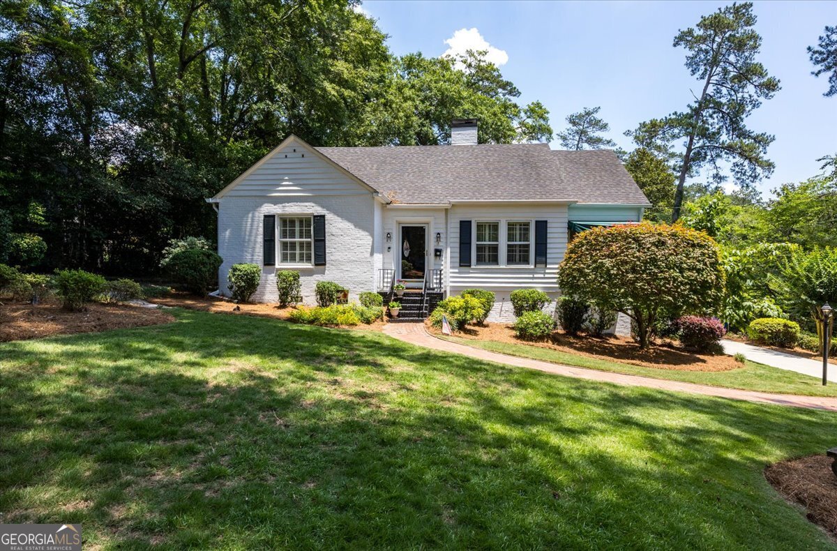 425 Ashley Place Property Photo 1