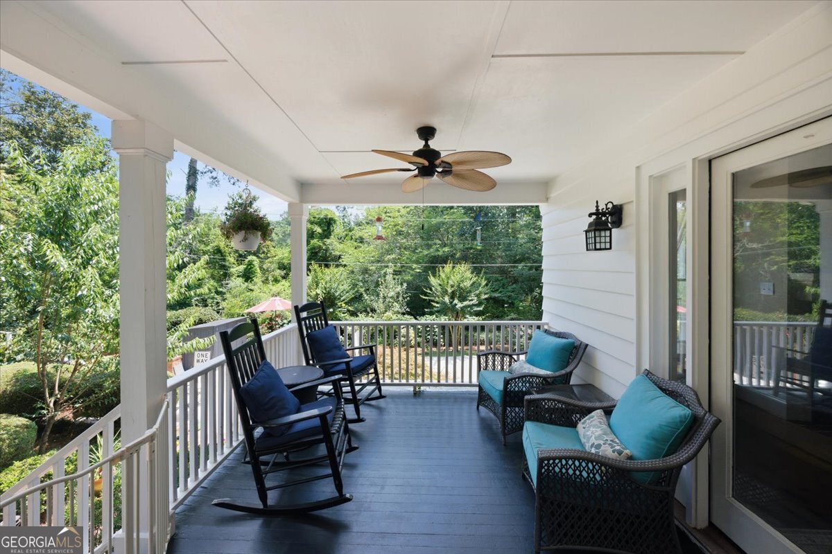 425 Ashley Place Property Photo 29