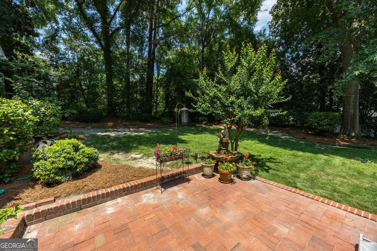 425 Ashley Place Property Photo 34