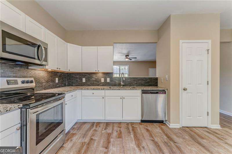 209 Enterprise Path Property Photo 4