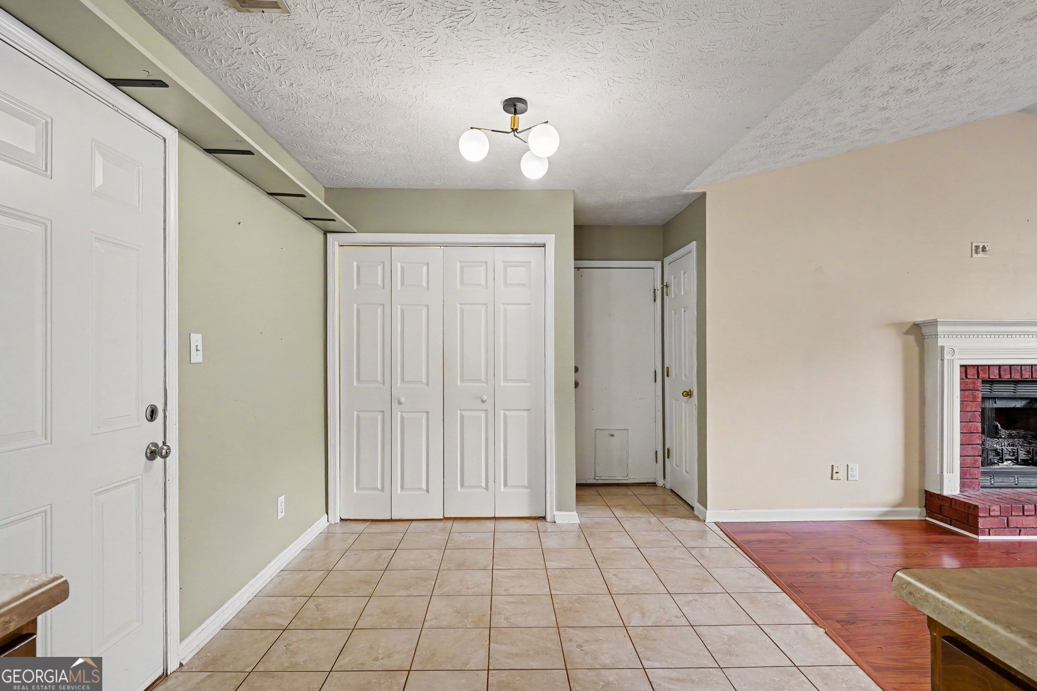 317 Creek Side Court Property Photo 7