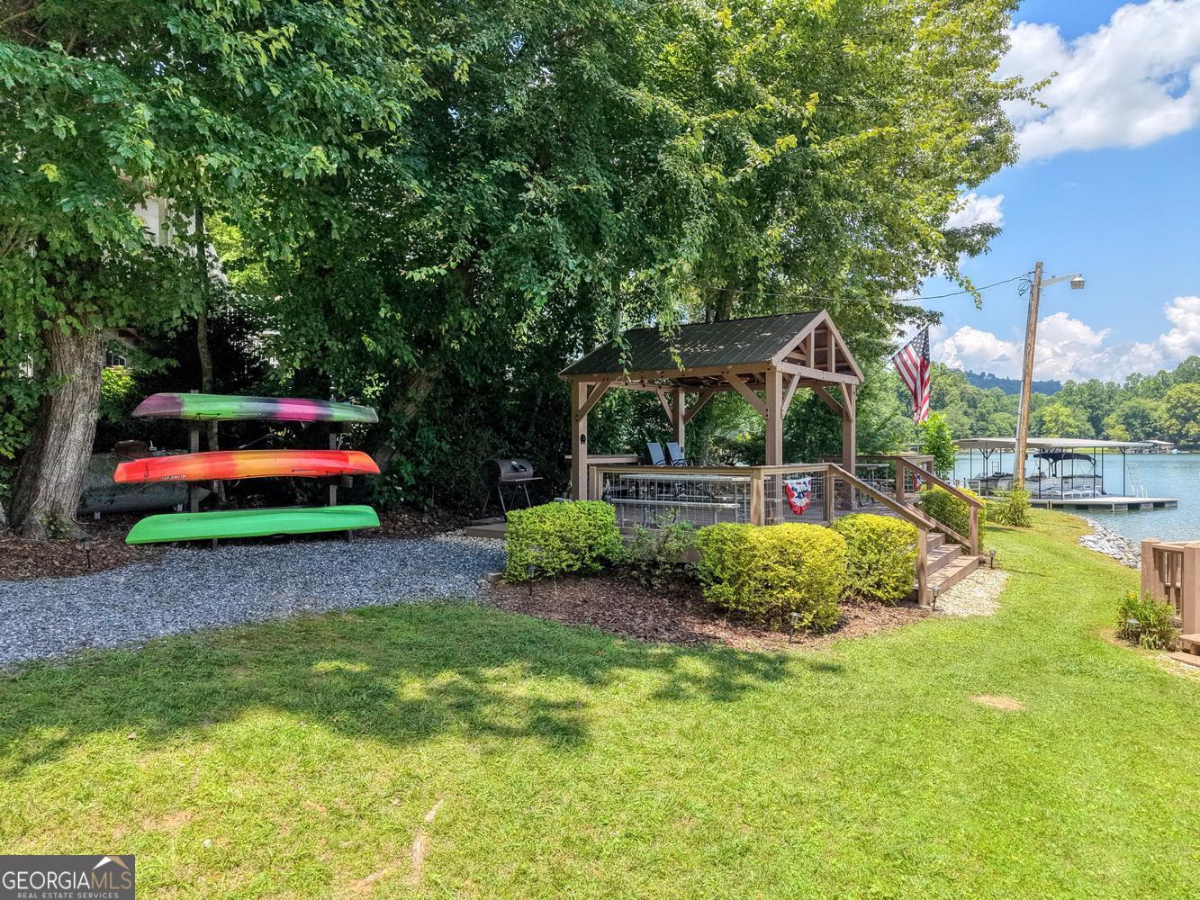 14 B Breezewood Village Property Photo 8