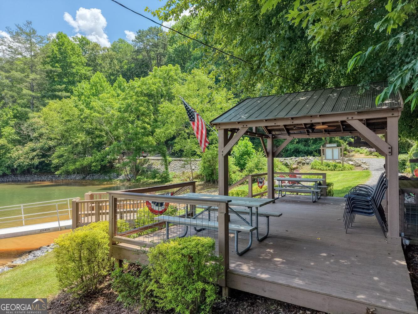 14 B Breezewood Village Property Photo 10
