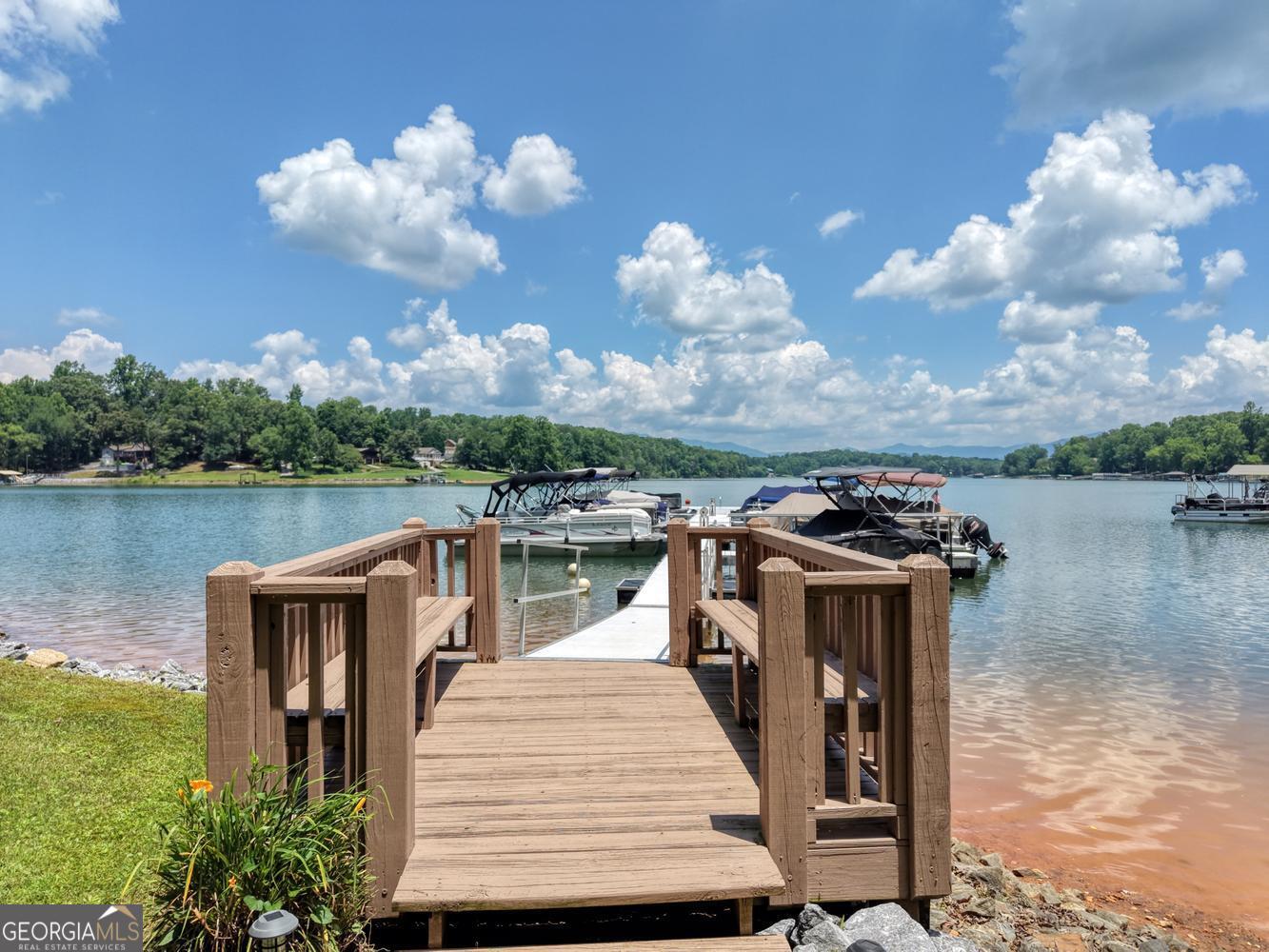 14 B Breezewood Village Property Photo 12