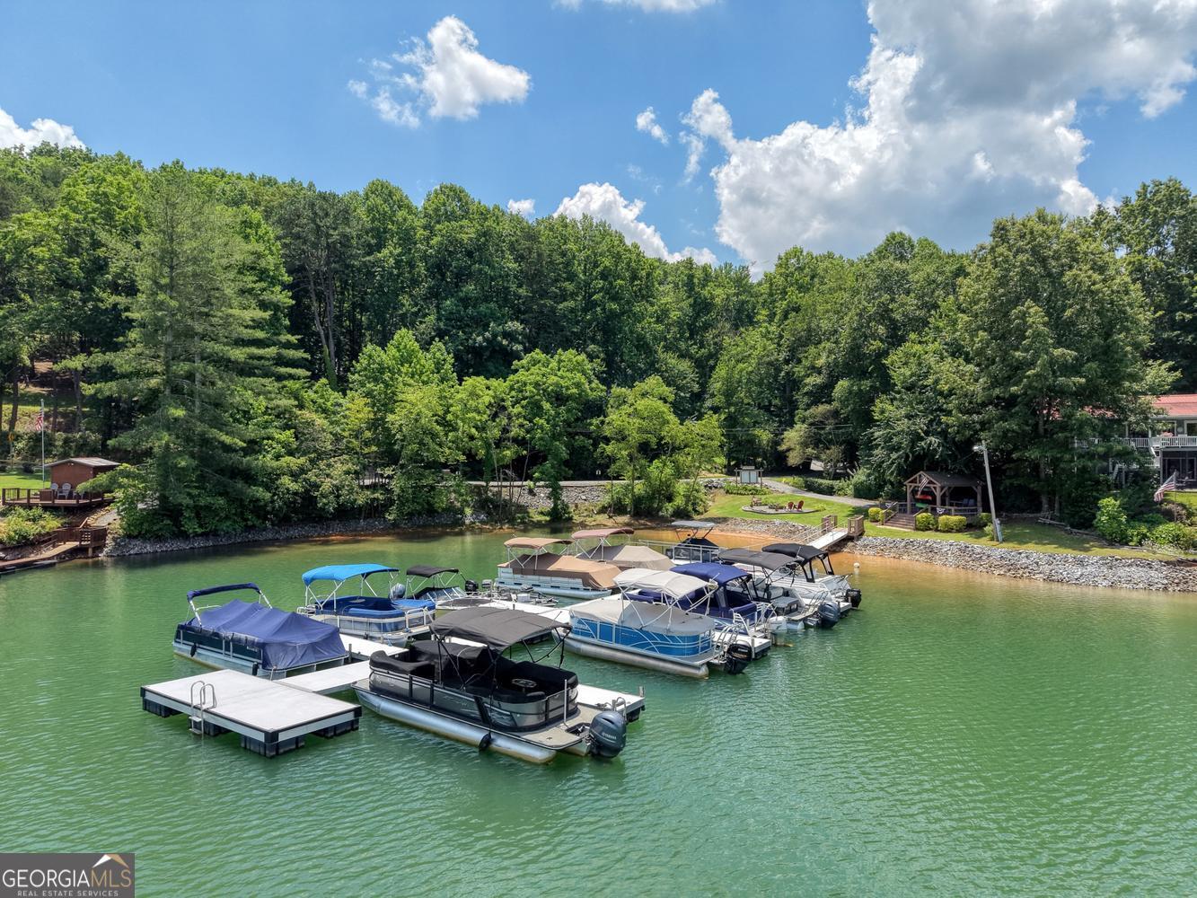 14 B Breezewood Village Property Photo 14