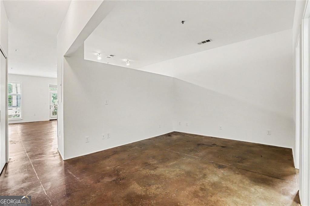 560 Dutch Valley Road Ne # 2305 Property Photo 7