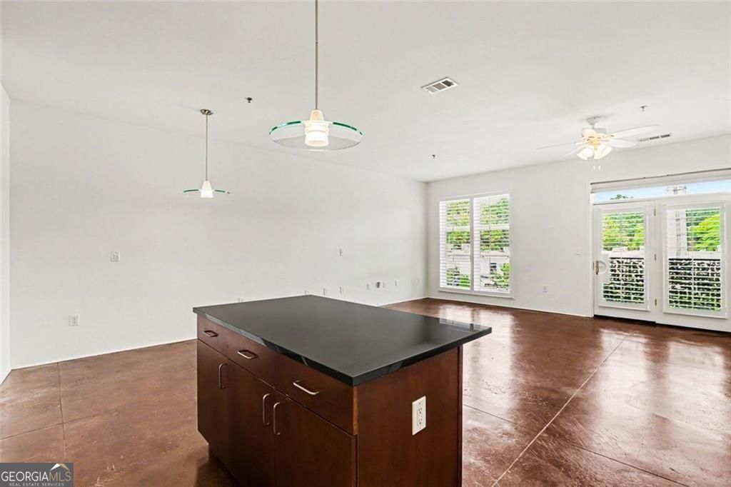 560 Dutch Valley Road Ne # 2305 Property Photo 8