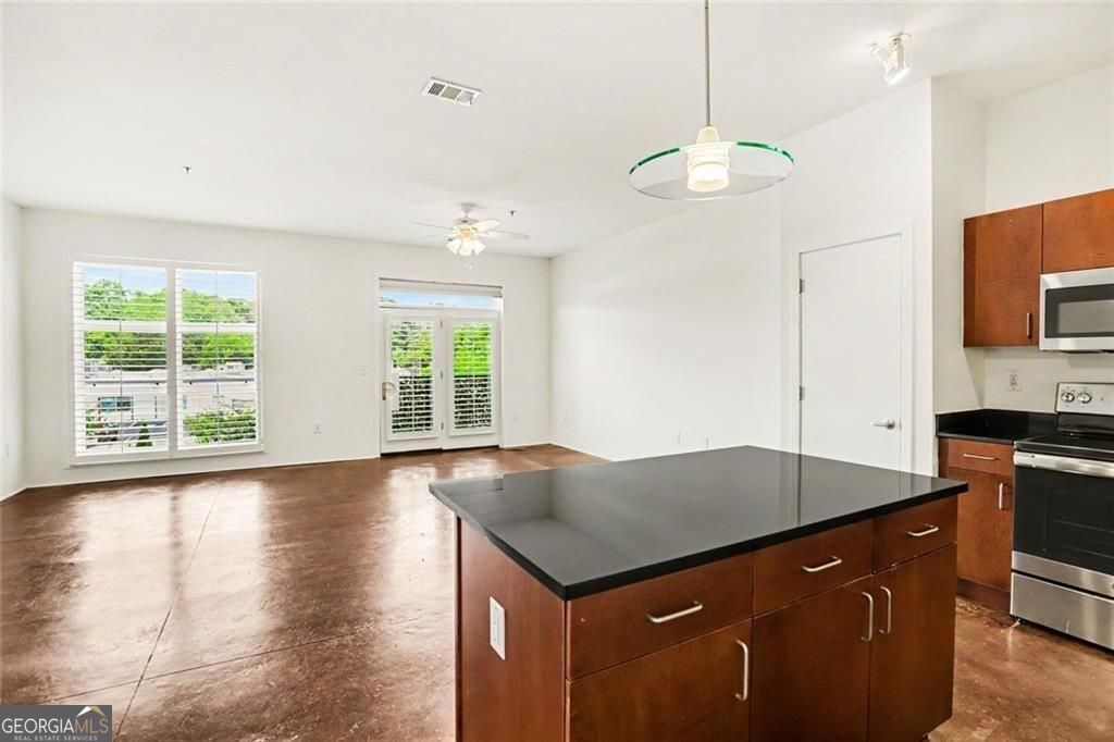 560 Dutch Valley Road Ne # 2305 Property Photo 9