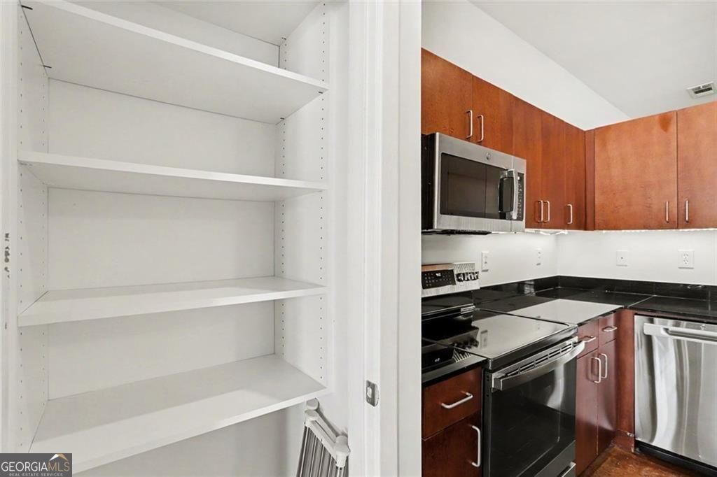 560 Dutch Valley Road Ne # 2305 Property Photo 14