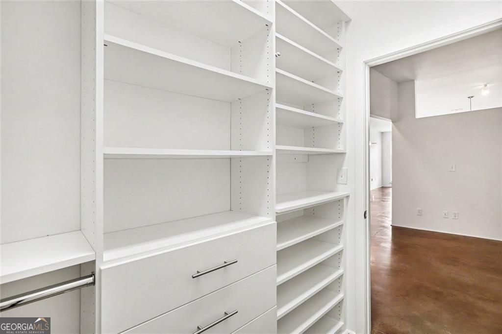 560 Dutch Valley Road Ne # 2305 Property Photo 16