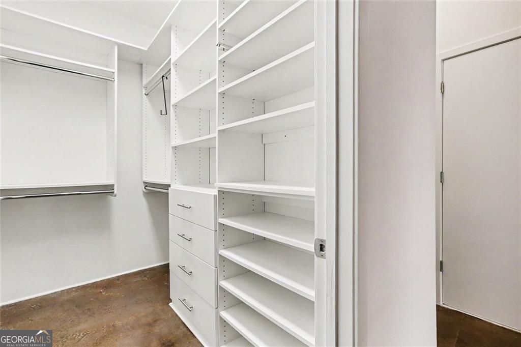 560 Dutch Valley Road Ne # 2305 Property Photo 20