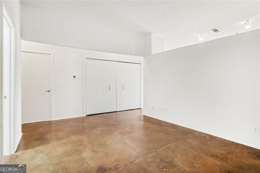 560 Dutch Valley Road Ne # 2305 Property Photo 22