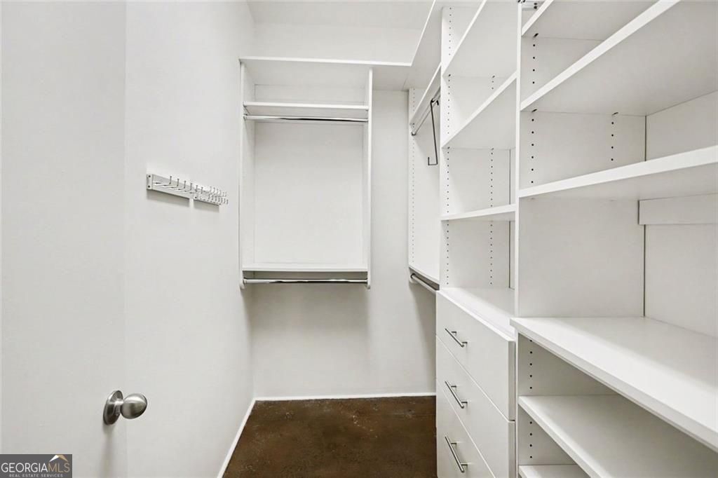 560 Dutch Valley Road Ne # 2305 Property Photo 26