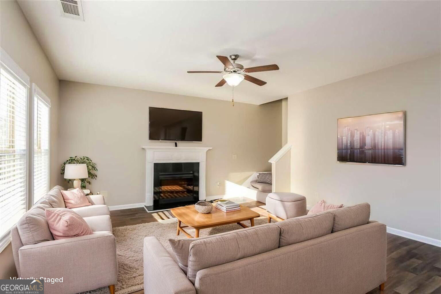 870 Walnut Woods Drive Property Photo 3
