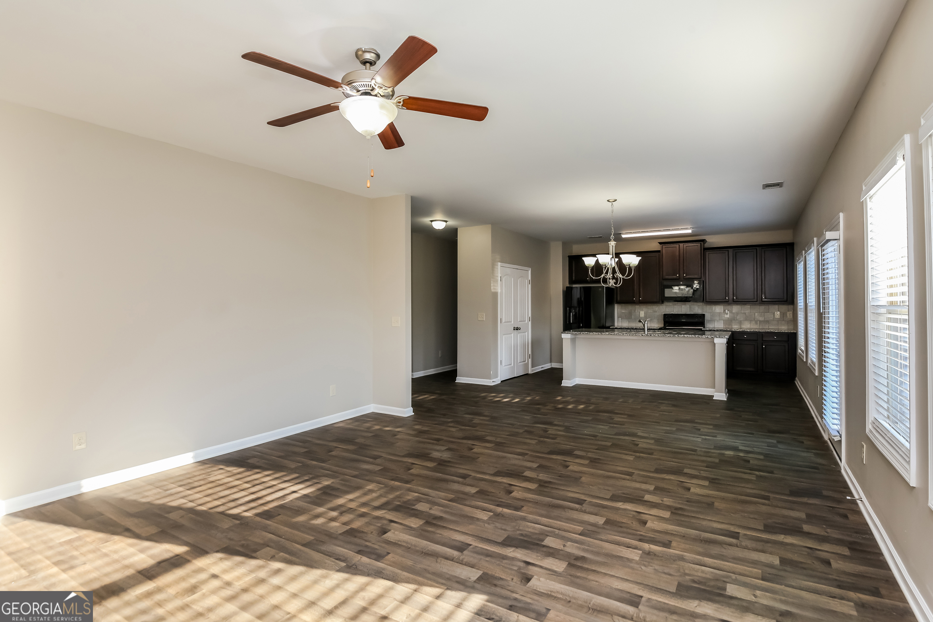 870 Walnut Woods Drive Property Photo 8