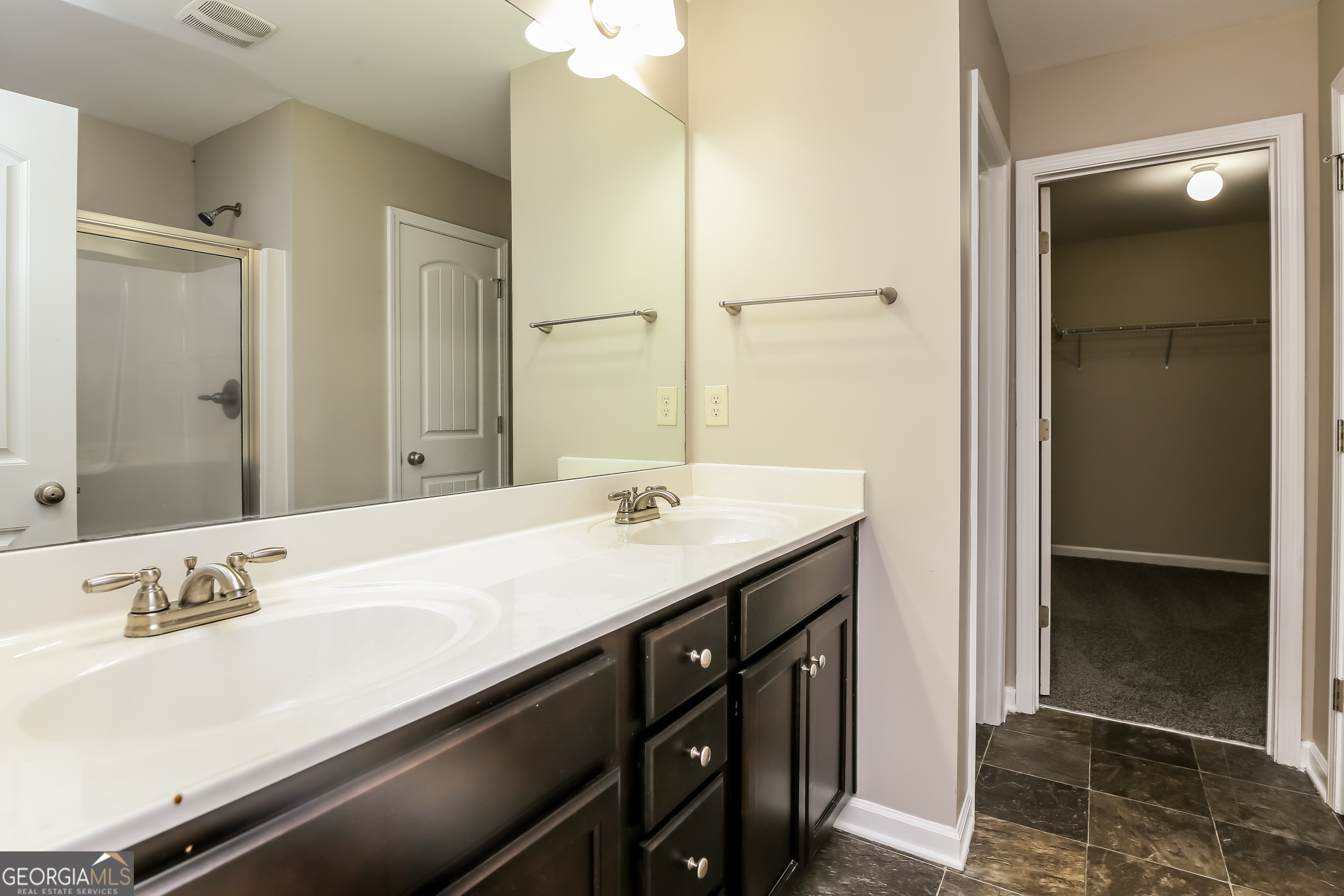 870 Walnut Woods Drive Property Photo 17