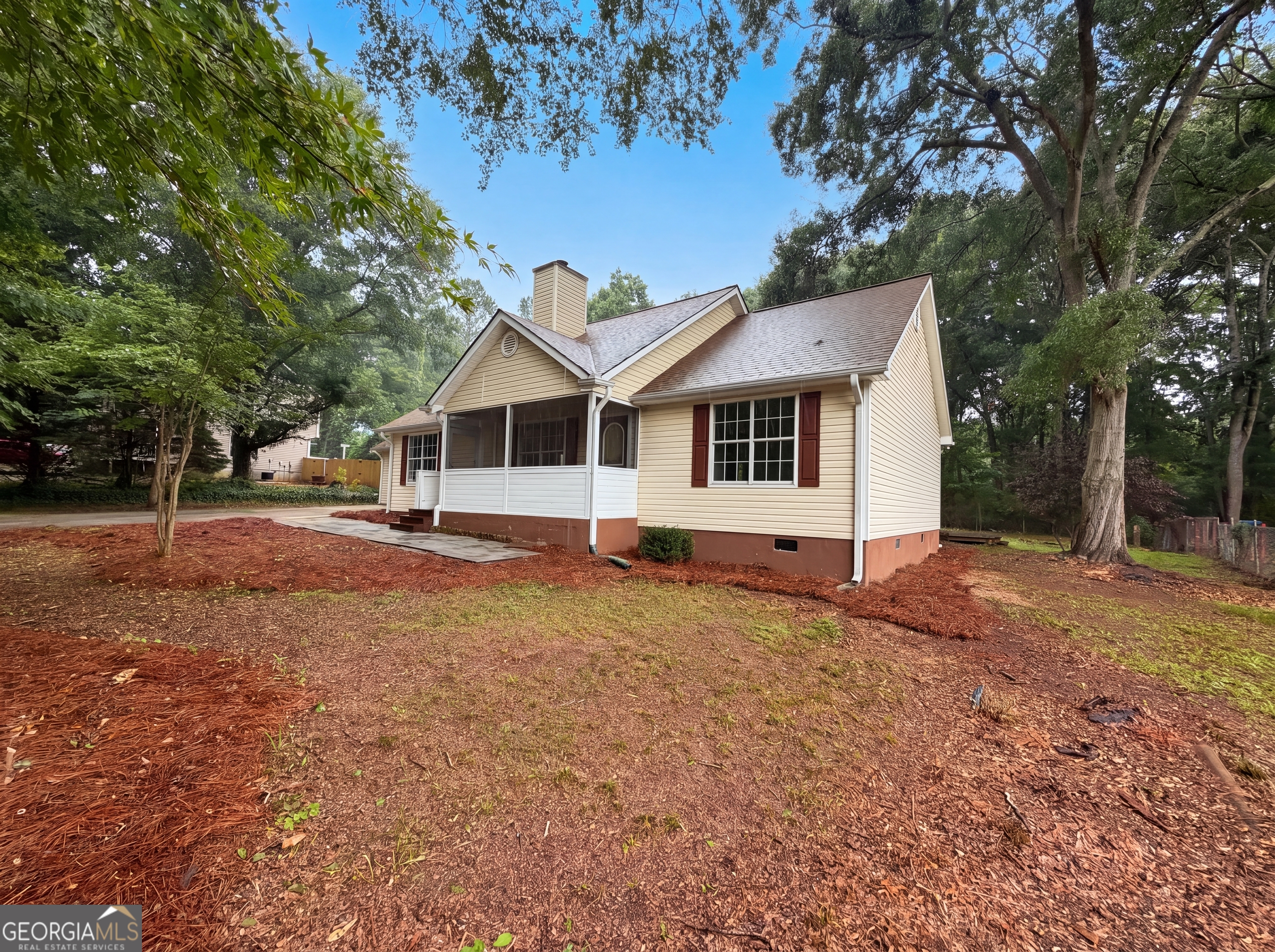 160 Regency Drive Property Photo 2