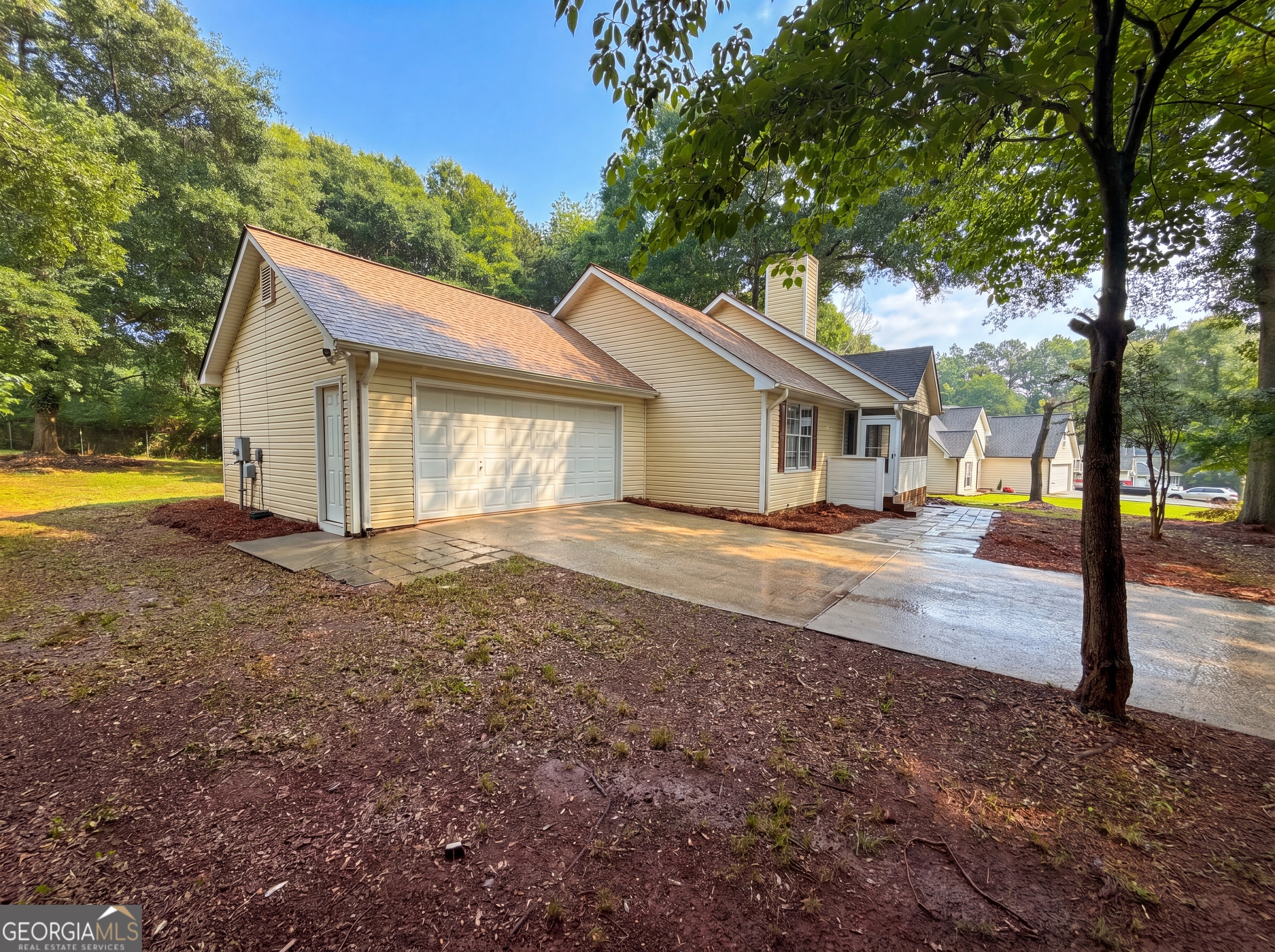 160 Regency Drive Property Photo 3